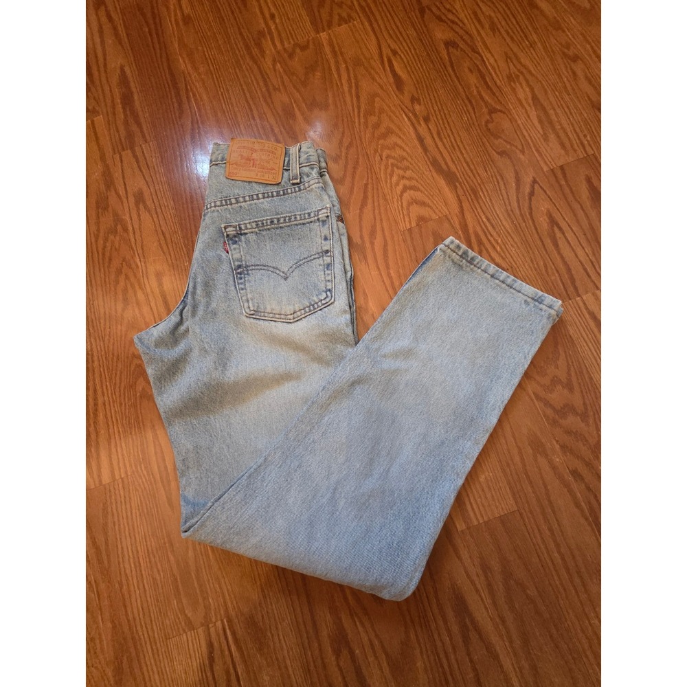Vintage y2k Levi Strauss 550 Relaxed Fit Light Wash Denim Jeans Women's W28 L32